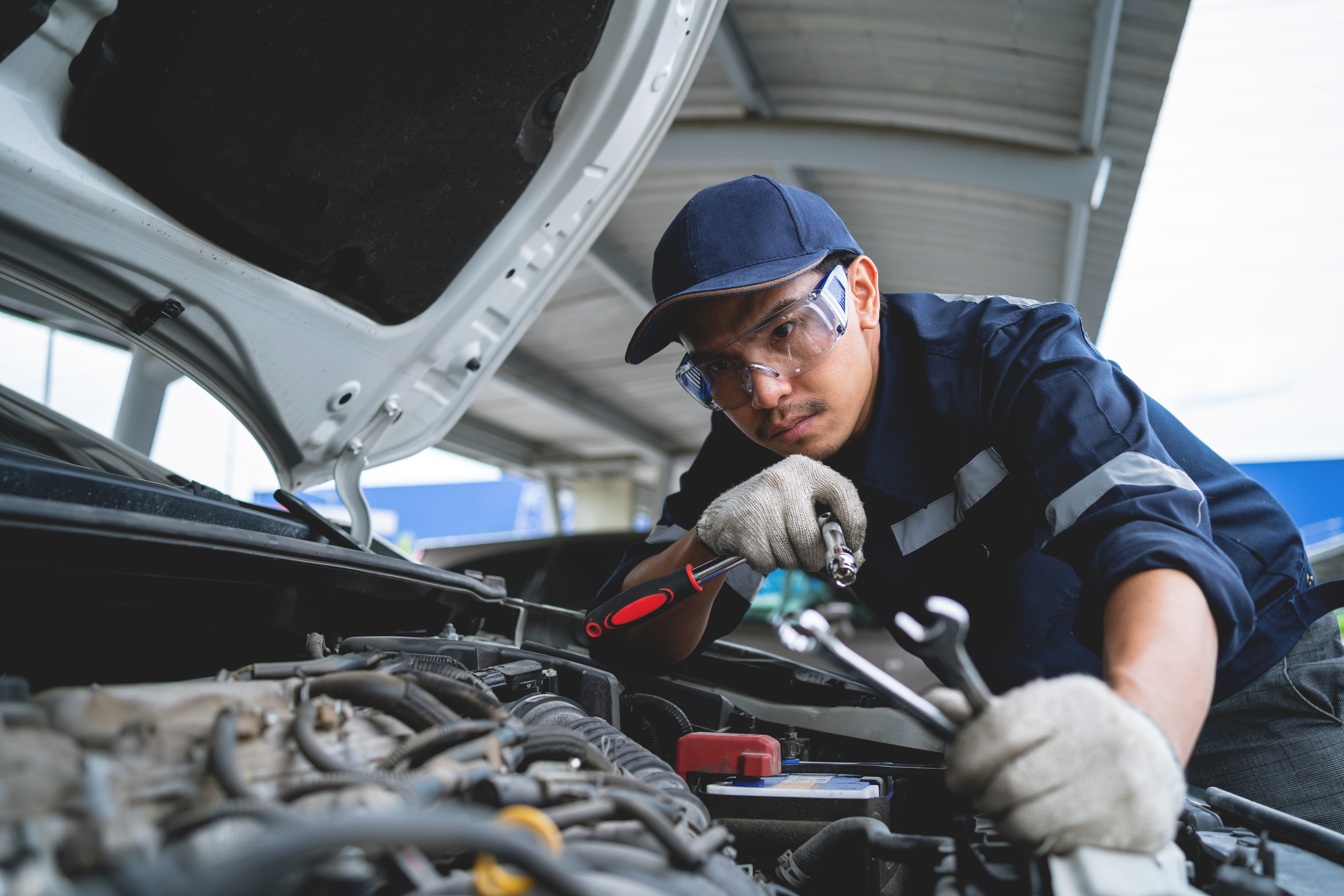 Reynoso Auto Repair vehicle and shop image in Omaha